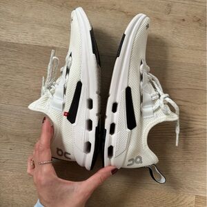 On Running Cloudeasy Women’s White and Black Sneakers
